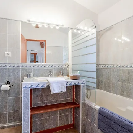 Casa vacanze Le Grenier, Piscine, Animaux Lussan (Gard)